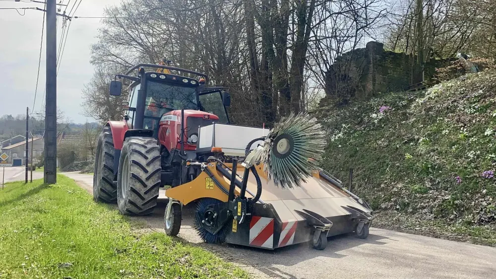 Travaux de balayage à Mauvages